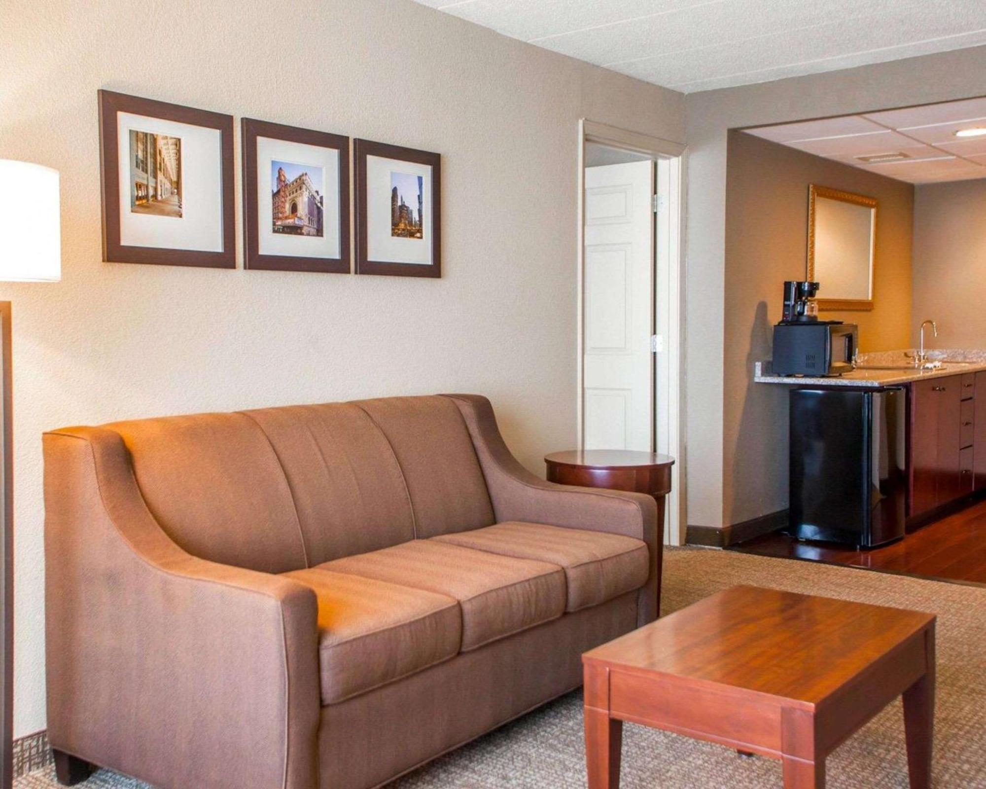 Quality Inn & Suites Orland Park - Chicago Exterior photo